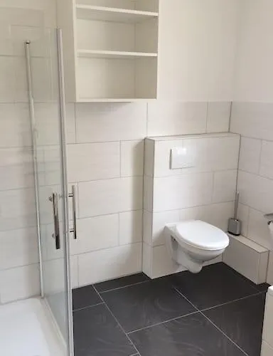 Neue 90 Qm 2-zimmerwohnung Naehe Koeln *