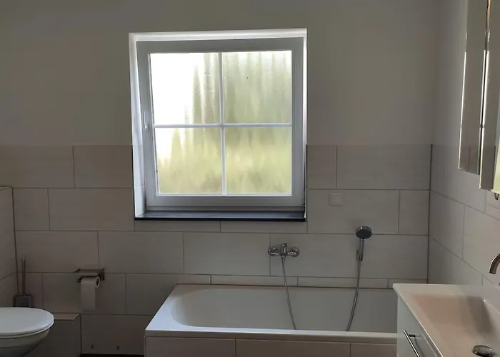 Apartment Neue 90 Qm 2-zimmerwohnung Naehe Koeln *