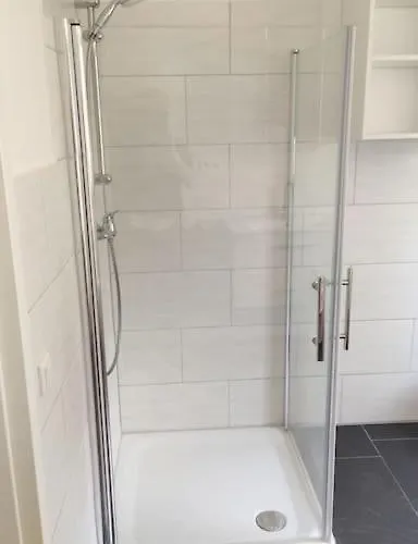 Neue 90 Qm 2-zimmerwohnung Naehe Koeln *