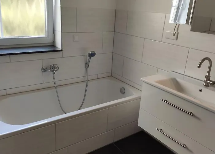 Neue 90 Qm 2-zimmerwohnung Naehe Koeln